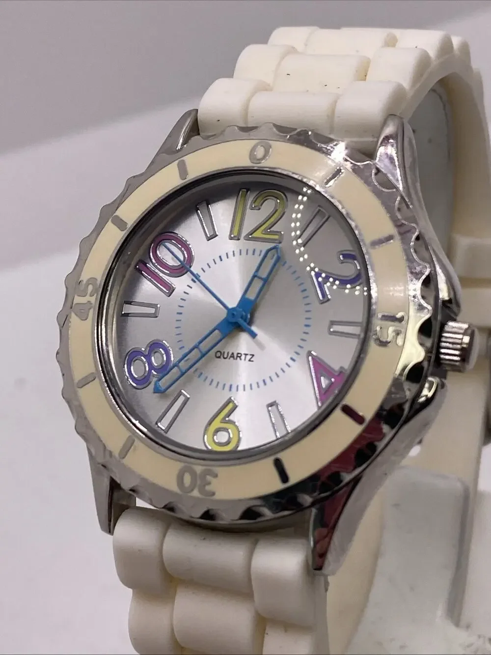 Womens Colorful White Rubber Watch New Battery
